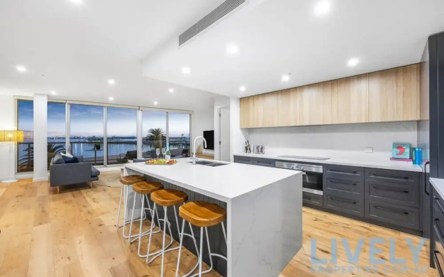 Beach Street Luxury 3 Bed With Beach Bay Views
