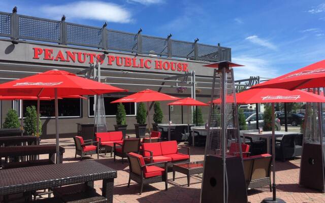 Carriage House Hotel & Conference Centre