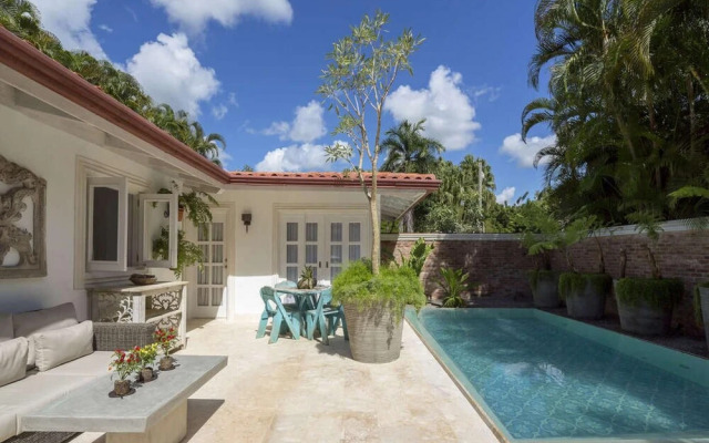Sunny Vacation Villa 16