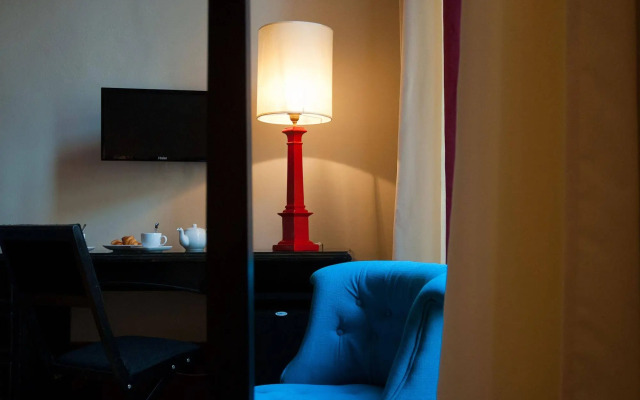 Black 5 Florence Suite