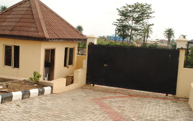 Mikagn Hotel and Suites