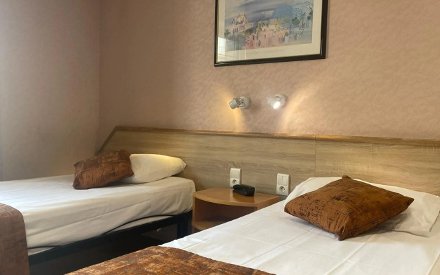 Hotel Busby
