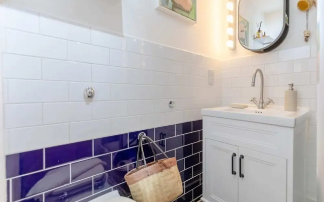 Stunning 1BD Flat w/ Garden Area, Kentish Town!