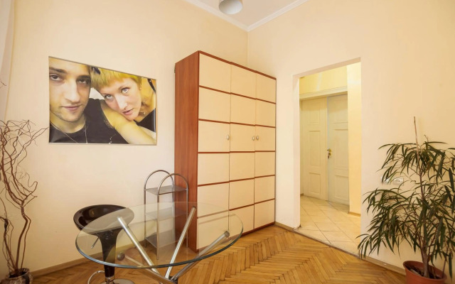 Апартаменти біля площі Ринок