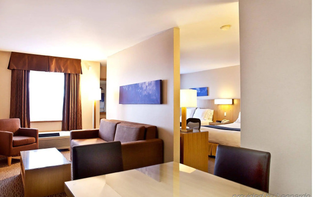 Holiday Inn Express & Suites Langley by IHG