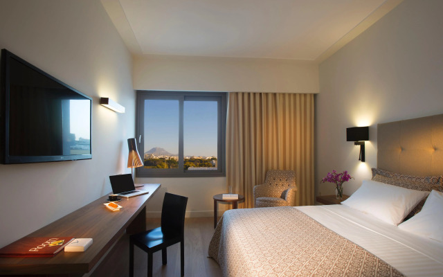 Aquila Atlantis Hotel