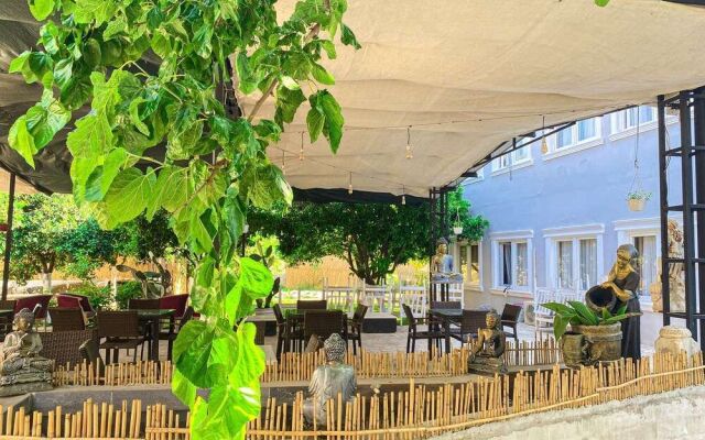 Mert Hotel