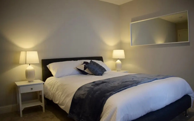 Modern 3 Bedroom Penthouse in Templebar