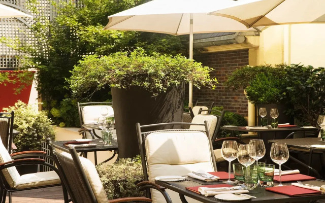 Grand Hotel Champs-Elysees