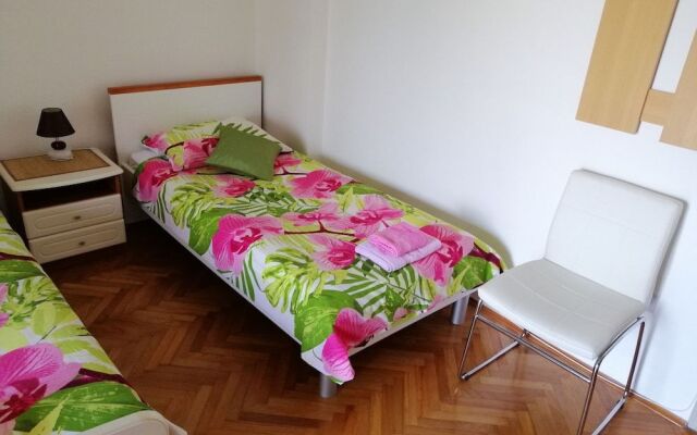 Viktor Rooms and Apartments