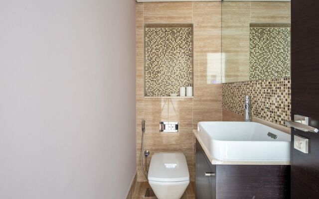Luxuriously Elegant 2BR Apartment in Downtown Dubai