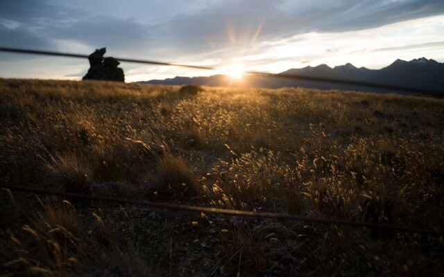 Garston Hotel and Cafe