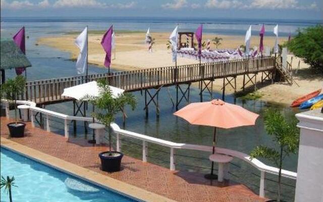 Punta Riviera Resort