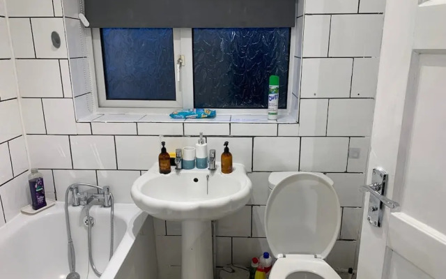 Lovely Contractor/family House London