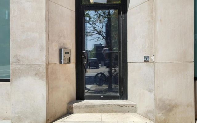 Luxe 1BR Apt - Lake 204 rep