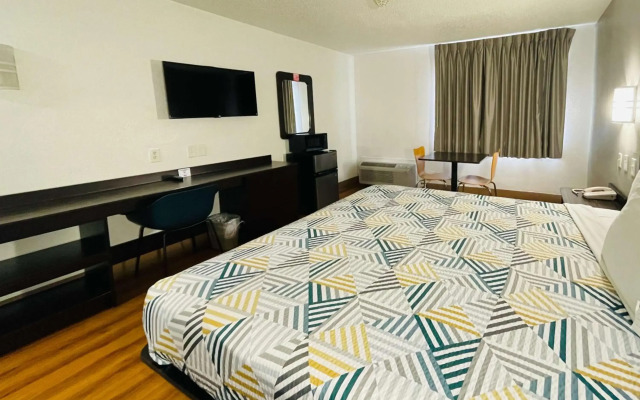 Motel 6 Duncanville, TX - Dallas