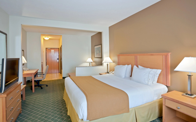 Holiday Inn Express & Suites South - Lincoln by IHG