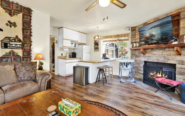 Green Squirrel Chateau #2484