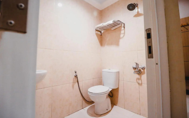 Reddoorz Plus near Makassar Town Square