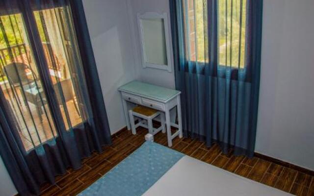 Paradise Studios & Apartments