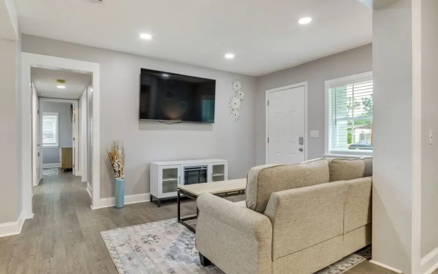 Pensacola Vacation Rental ~ 5 Mi to Beach!