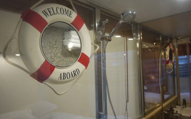 Panda's Hostel - Star Ferry