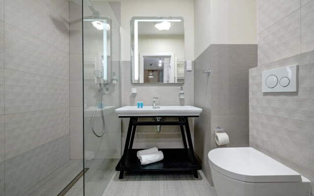 Live & Travel Apartments