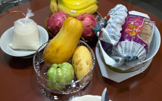 At Penny's Place - Hostel, Caters to Women