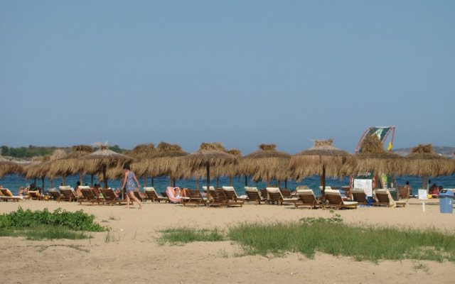 Apolonia Resort
