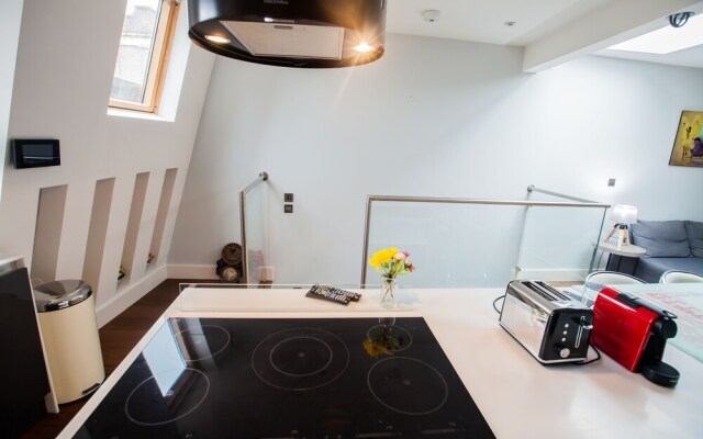 Modern Central Richmond Luxury Residence