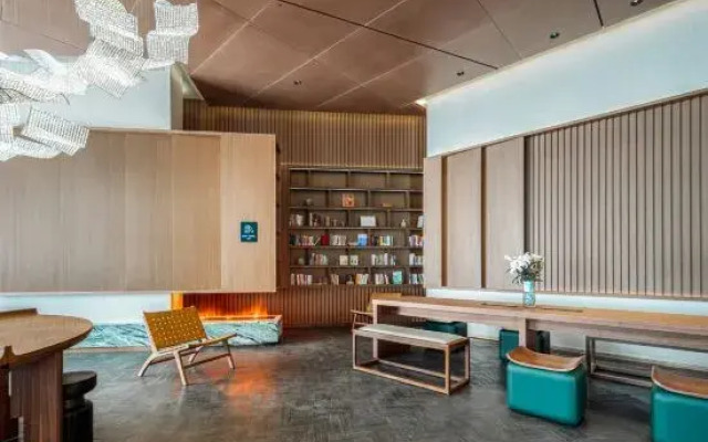 Atour Hotel Huangzhou Yiai Lake, Huanggang