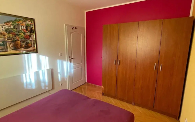 Classic and Modern Umag Apartment With Terrace and BBQ