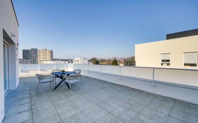 New apartment with terrace and parking