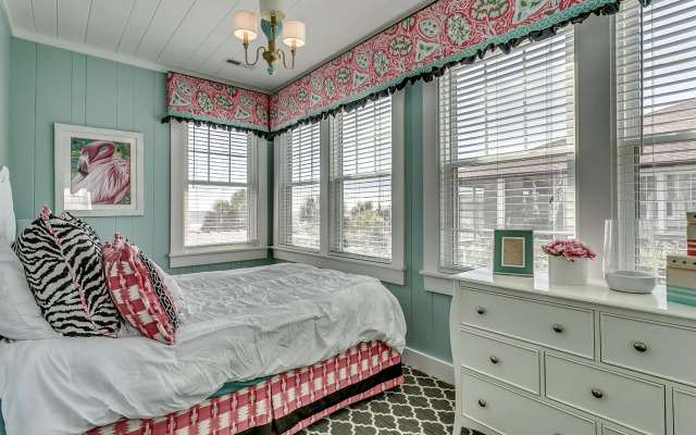 -Under The Sea (8 Bdrm / 7 Bath, Sleeps 22)