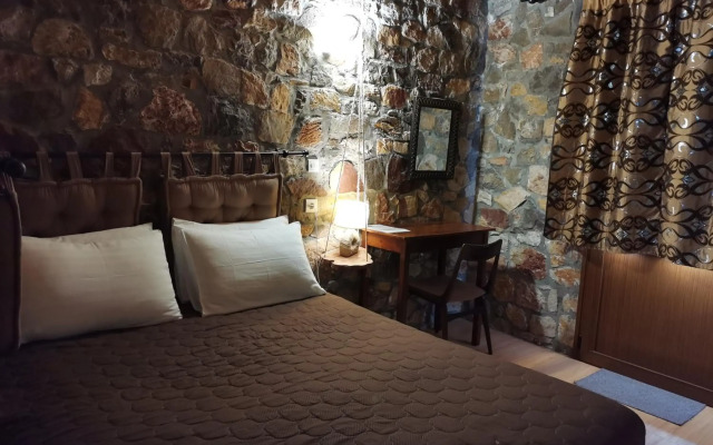 Ataviros Hotel