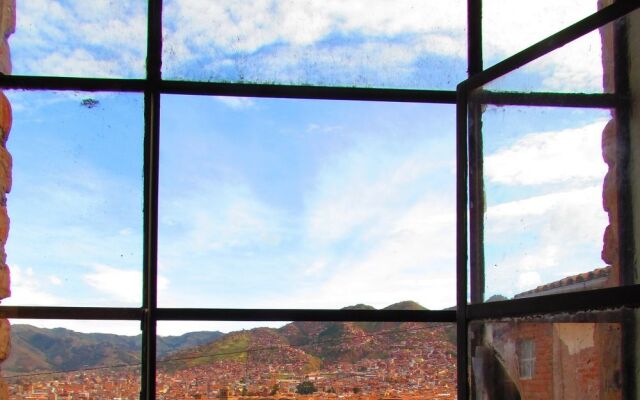 Hitchhikers Cusco Hostel