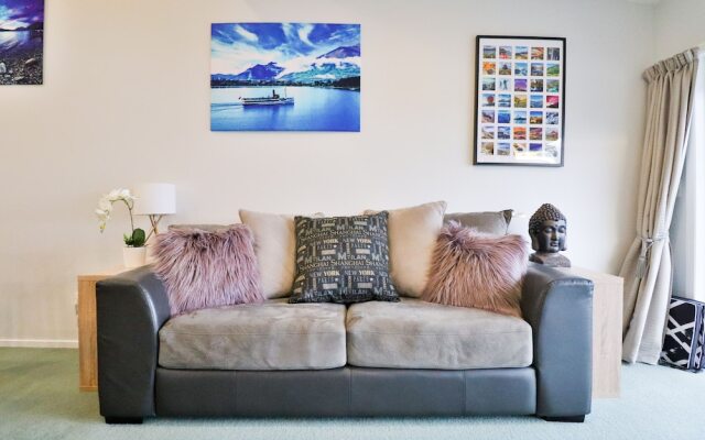 Amazing Queenstown Luxury Apartment