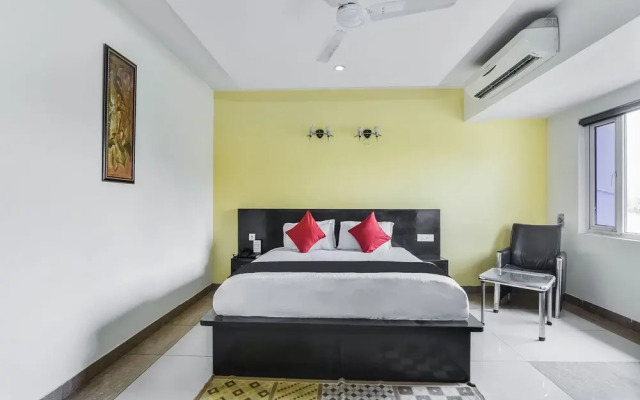 Capital O 38083 Grand Metro Hotel