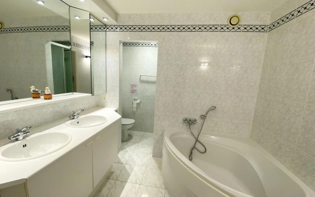 Apartment in Nieuwpoort With Ocean Views