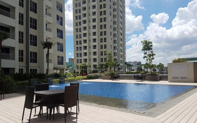 1BR Midtown Signature Apartment with Sofa Bed