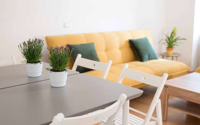 Blueberry Living City Apartment