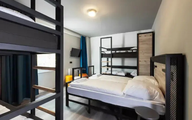 Harry’s Xl Hotel