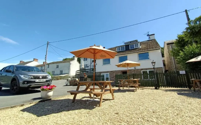 The Harp Inn