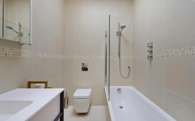 Spacious 3-bedroom Apartment in Earls Court