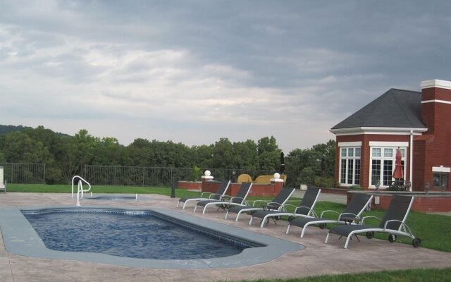 The Inn At Indian Creek & Indian Creek Bed and Stable