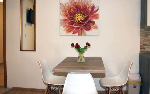 Old Theatre Rooms and Apartments