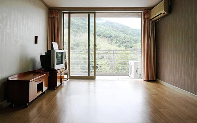 Koresco Chiak Condo