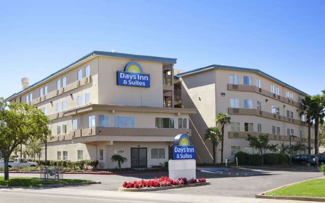 Days Inn & Suites by Wyndham Rancho Cordova