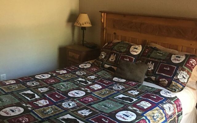 The Lodge at Lazy Bear Retreat