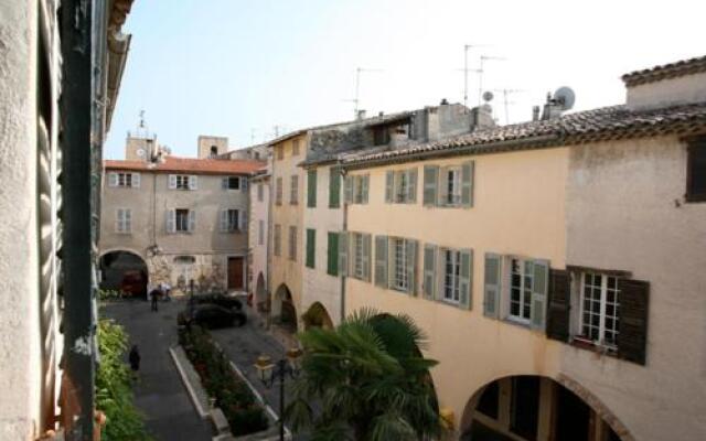 Hôtel Les Arcades